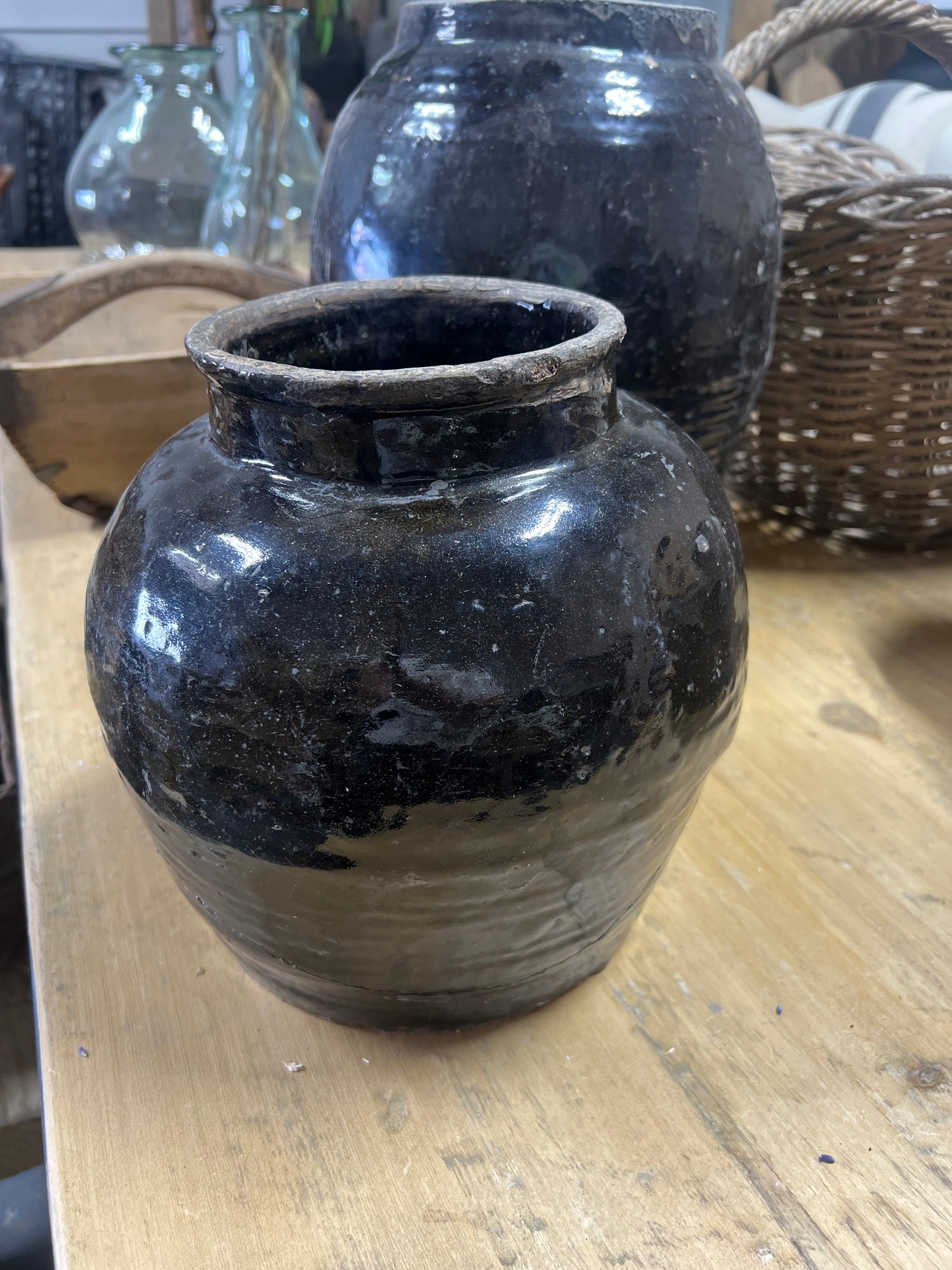 Classical black glazed pottery urn